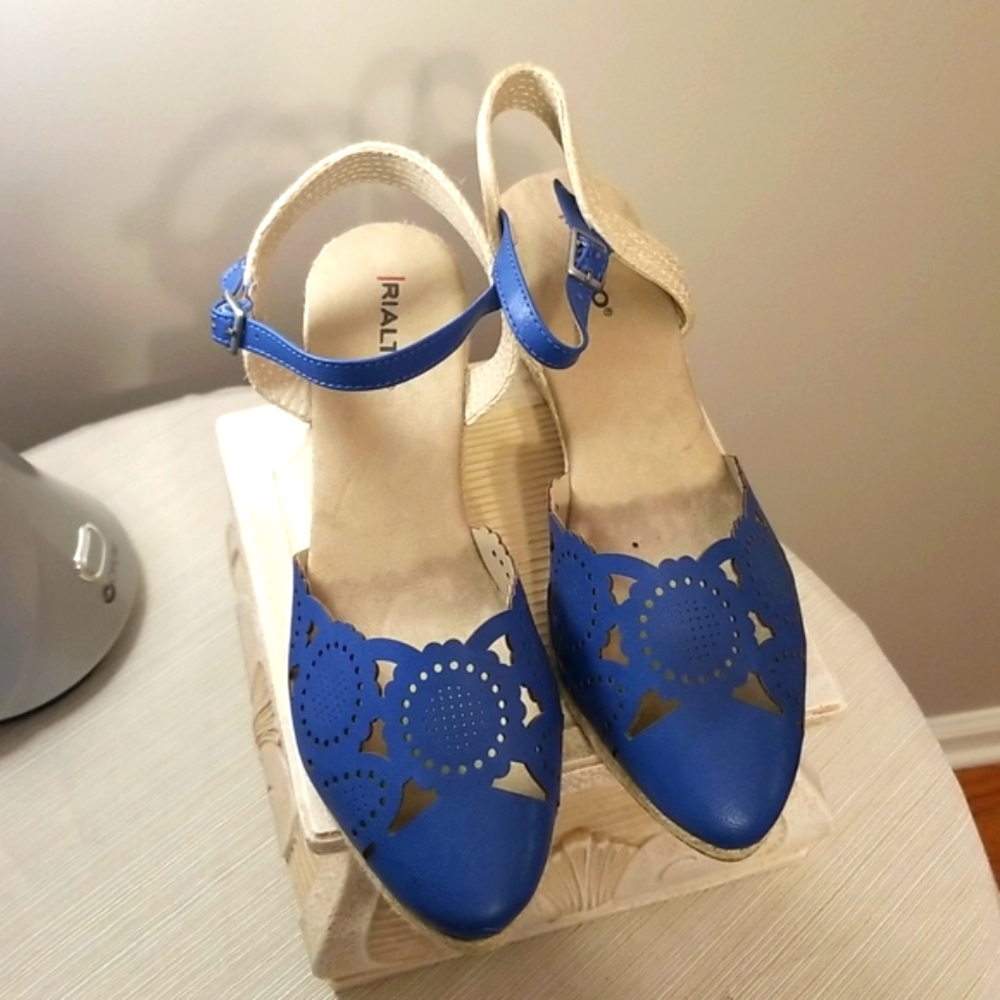 RIALTO NWB Blue Coya Espadrilles SZ 10